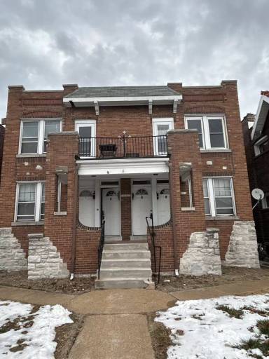 Main picture of 5051 Chippewa St