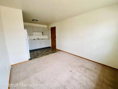 Main picture of 1484 Leo St