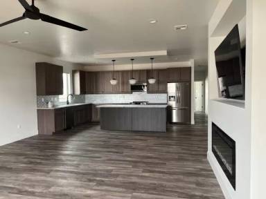 Main picture of 301 N 1st St