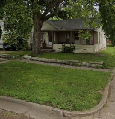 Main picture of 306 E 3rd St