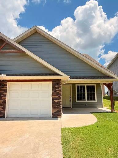 Main picture of 606 Easton