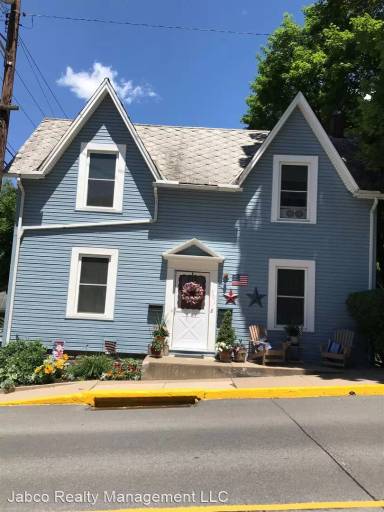 Main picture of 301 E Bishop St