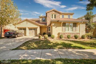 Main picture of 1007 Dry Creek Pl