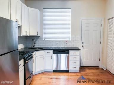 Main picture of 3953 N Janssen Ave