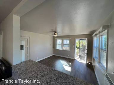 Main picture of 220 W 8th Ave
