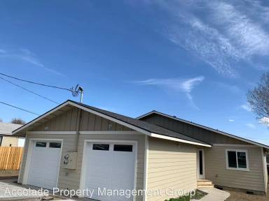Main picture of 303 N 10th St