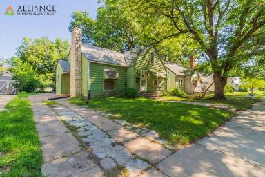 Main picture of 1016 Bertrand St