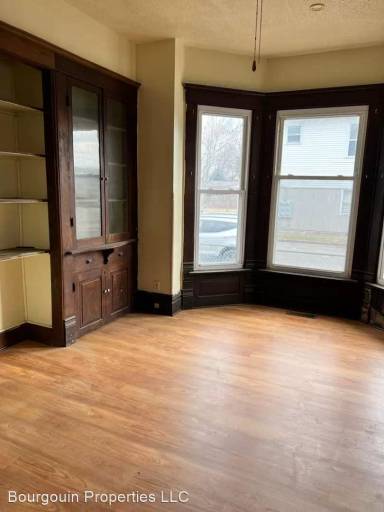 Main picture of 436 E Main St