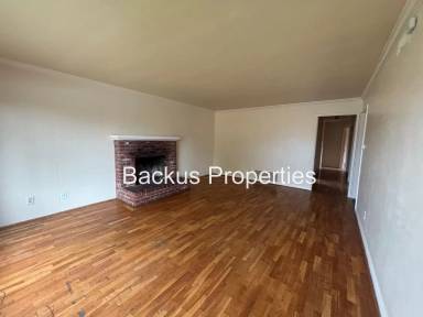 Main picture of 705 Fairmont Dr