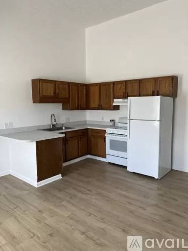 Main picture of 807 W Main St