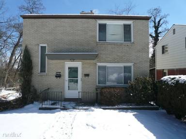 Main picture of 7812 Oak St