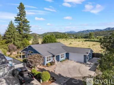 Main picture of 2261 Starling Ln