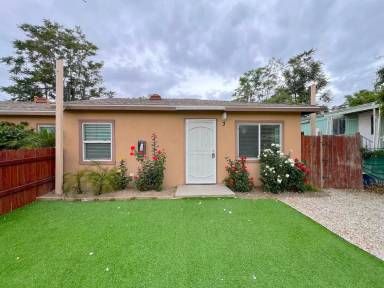 Main picture of 3587 Wallace St