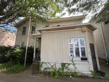 Main picture of 850 Capouse Ave
