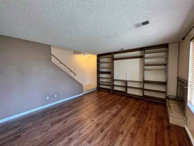 Main picture of 8783 Yukon St