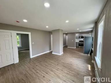 Main picture of 37 Green Hill Pkwy