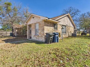 Main picture of 824 San Saba Dr
