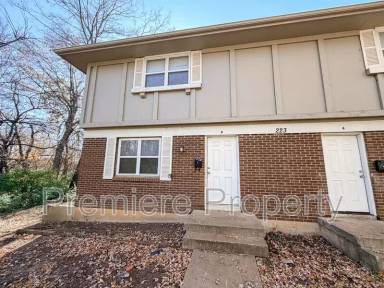 Main picture of 223 N Oak St