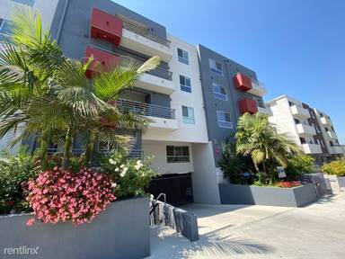 Main picture of 5026 Rosewood Ave
