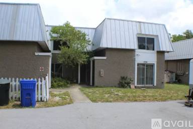 Main picture of 2228 Richter St