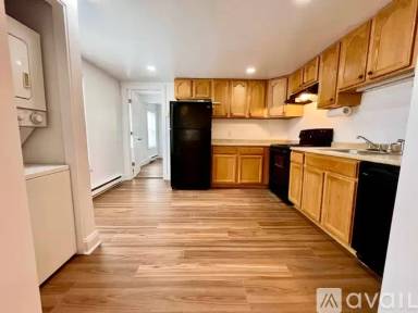 Main picture of 14 Center Ave