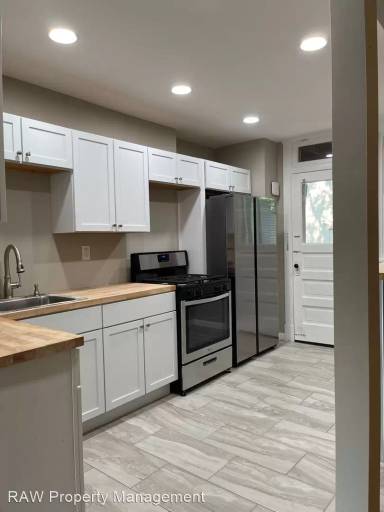 Main picture of 3202 Bishop St