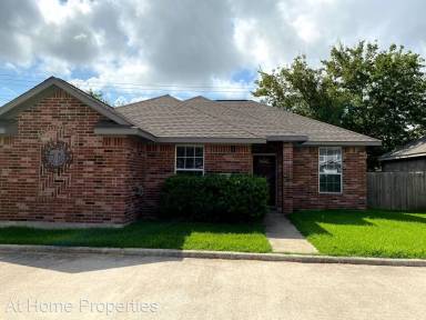Main picture of 120 Sterling St