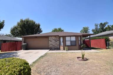 Main picture of 304 Carly Dr