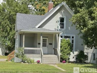 Main picture of 210 E Washington St