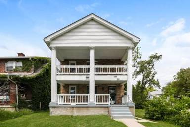 Main picture of 307 Delaware Ave