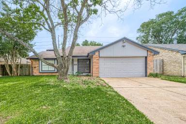Main picture of 2131 Fort Laramie Dr