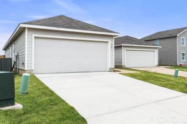 Main picture of 907 Stricker Path