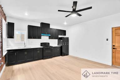 Main picture of 766 N Van Ness Ave