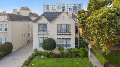 Main picture of 120 Dartmouth Rd