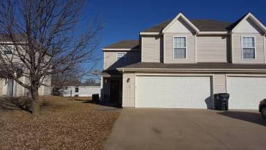 Main picture of 952 E Wildcat Run St
