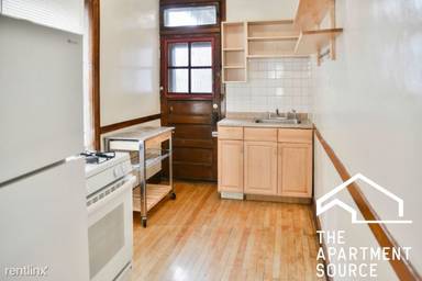 Main picture of 2058 W Augusta Blvd