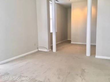 Main picture of 900 Geyer Ave