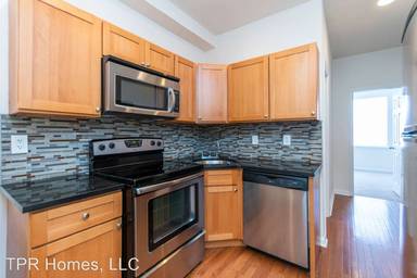 Main picture of 1712 Monument St