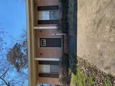 Main picture of 28 Tanglewood Ct