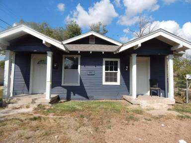 Main picture of 3210 SW 4th Ave