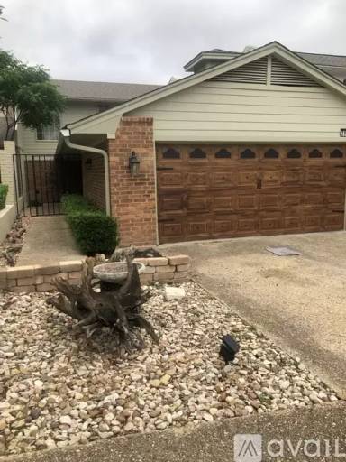 Main picture of 2816 Savannah Ct