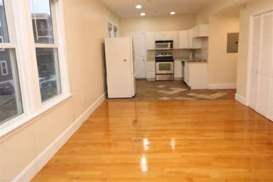 Main picture of 14 Estella St