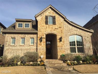 Main picture of 915 Enchanted Wood Dr