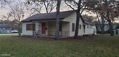 Main picture of 5500 Shoalwood Ave