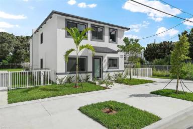Main picture of 11937 SW 217th St