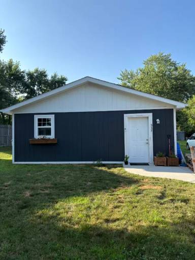 Main picture of 537 E Paulson St