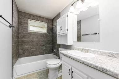 Main picture of 868 Harwood Dr