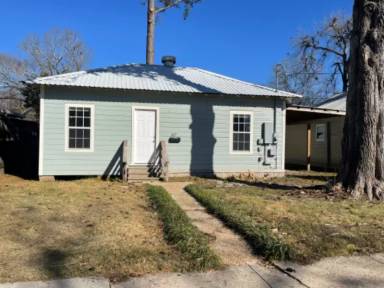Main picture of 617 Chopin St