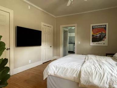 Main picture of 264 George St W