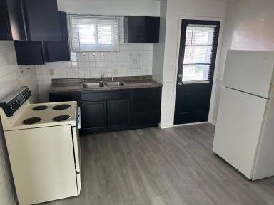 Main picture of 63 Crescent Dr